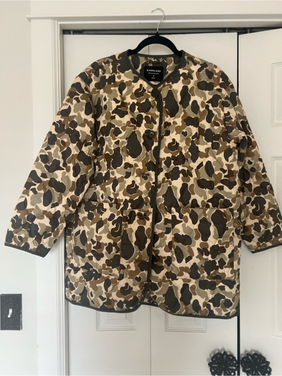 Everlane Jackets & Blazers - Everlane Quilted Button-Up Jacket in Olive and Tan Camo - medium